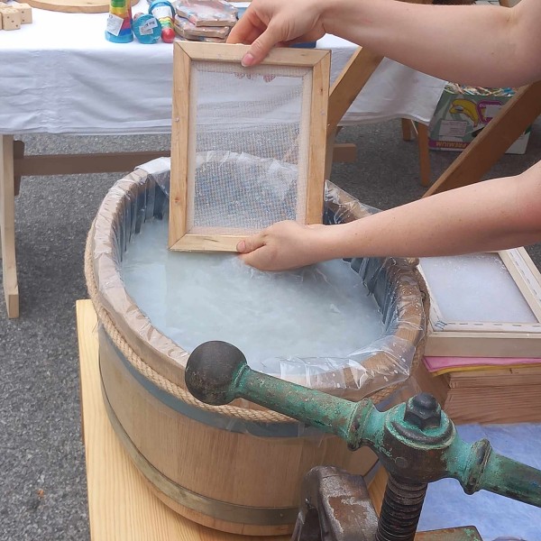 Ruční výroba a recyklace papíru